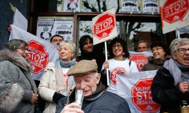 El rescate bancario y la reestructuración del sector de las cajas. La entrada de los fondos buitre en el mercado inmobiliario español.