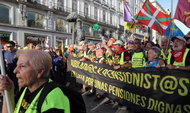 LOS VÍNCULOS ENTRE LOS GESTORES DE LOS FONDOS PRIVADOS DE PENSIONES Y LOS POLÍTICOS.