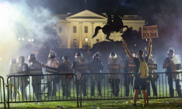 LA HORA DE LOS CANALLAS.