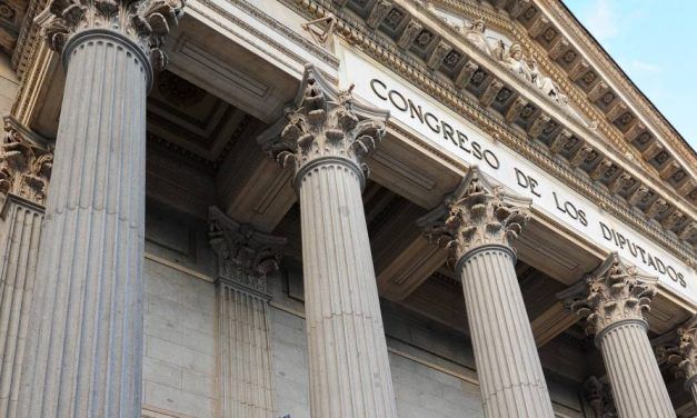 DERECHOS Y OBLIGACIONES.